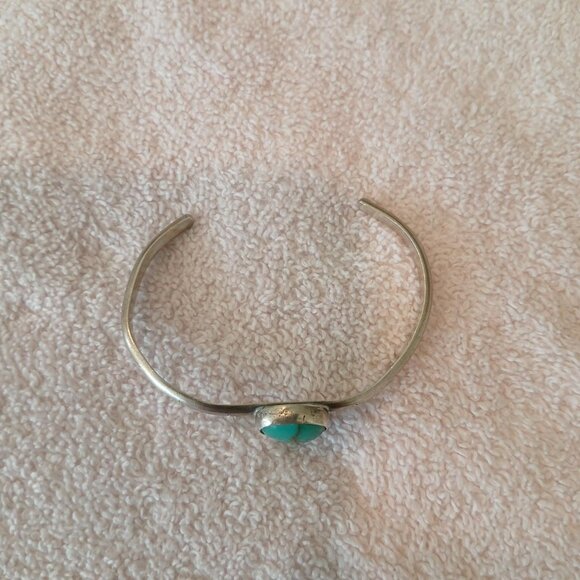 SILVER BRACELET WITH LARGE TURQUOISE STONE - Picture 2 of 2